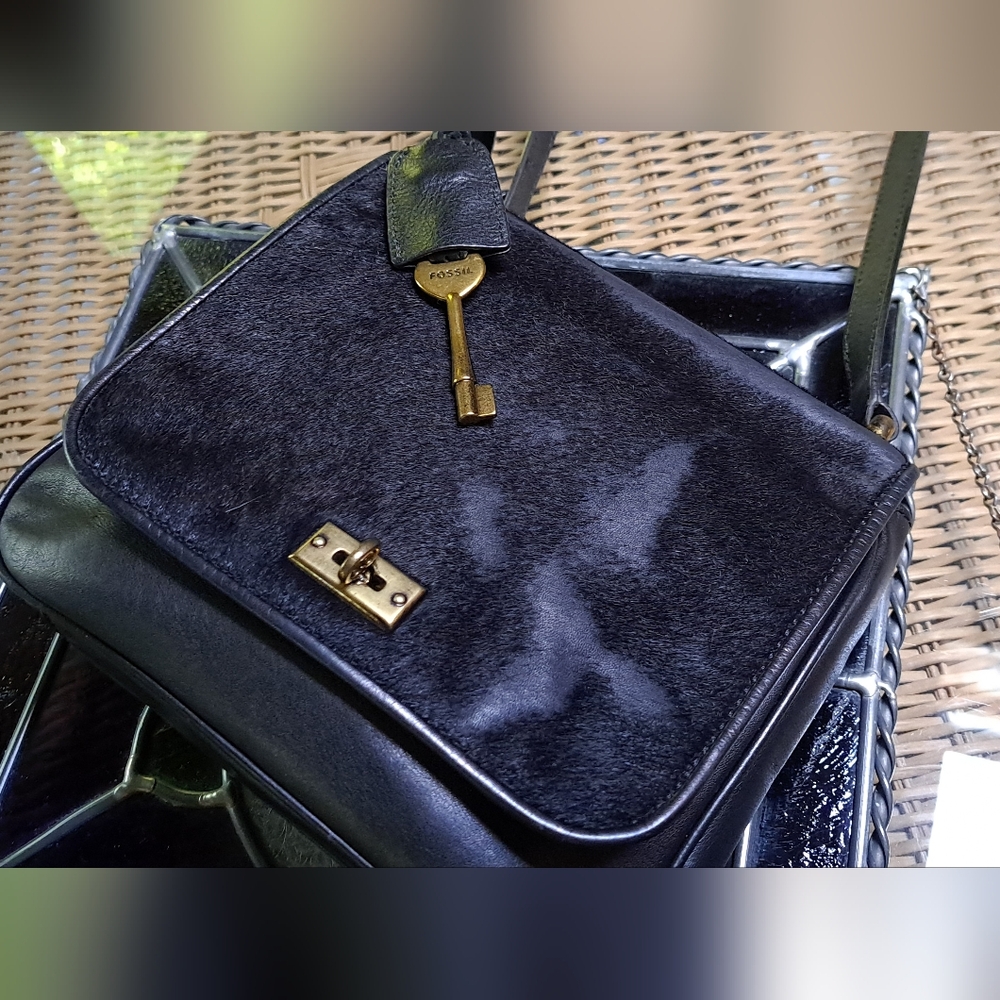 Fossil Vintage Black Leather with Cow Hair Flap Messenger Bag. CLOSET SALE. - Picture 5 of 12